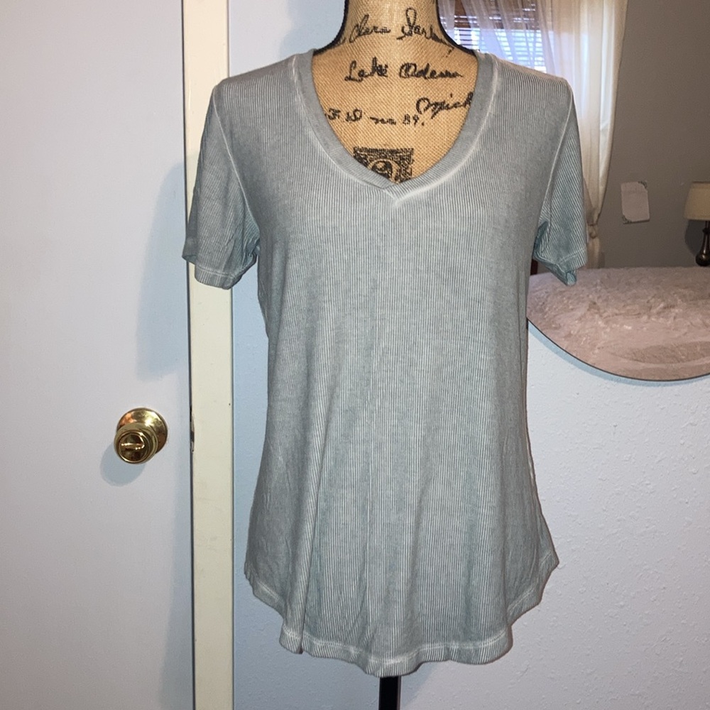 White Crow Ribbed V-Neck Top - Picture 2 of 7
